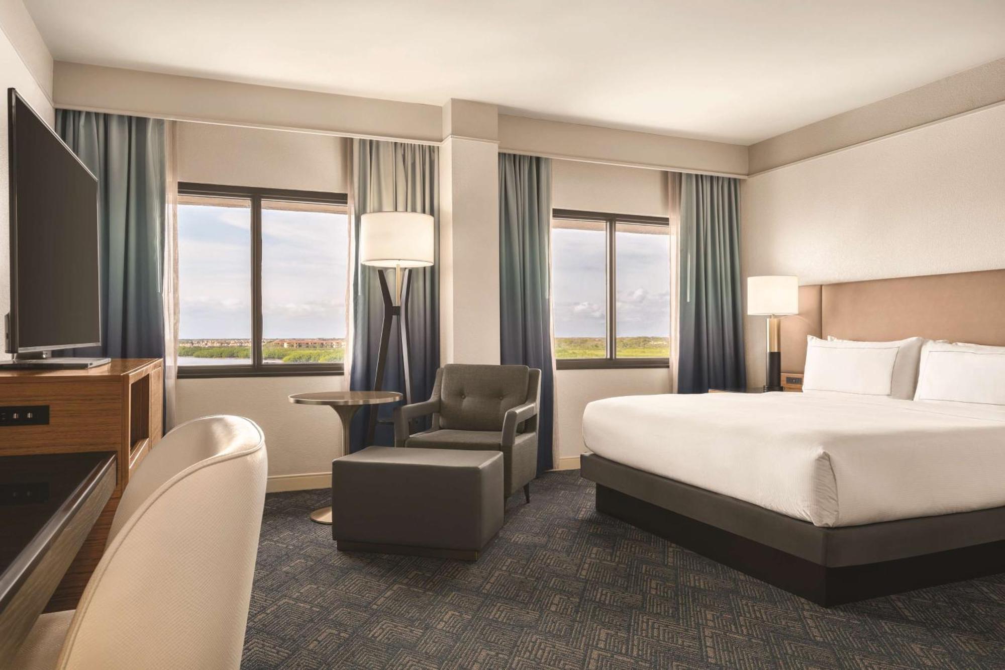 Doubletree By Hilton Tampa Rocky Point Waterfront Hotel Exterior foto