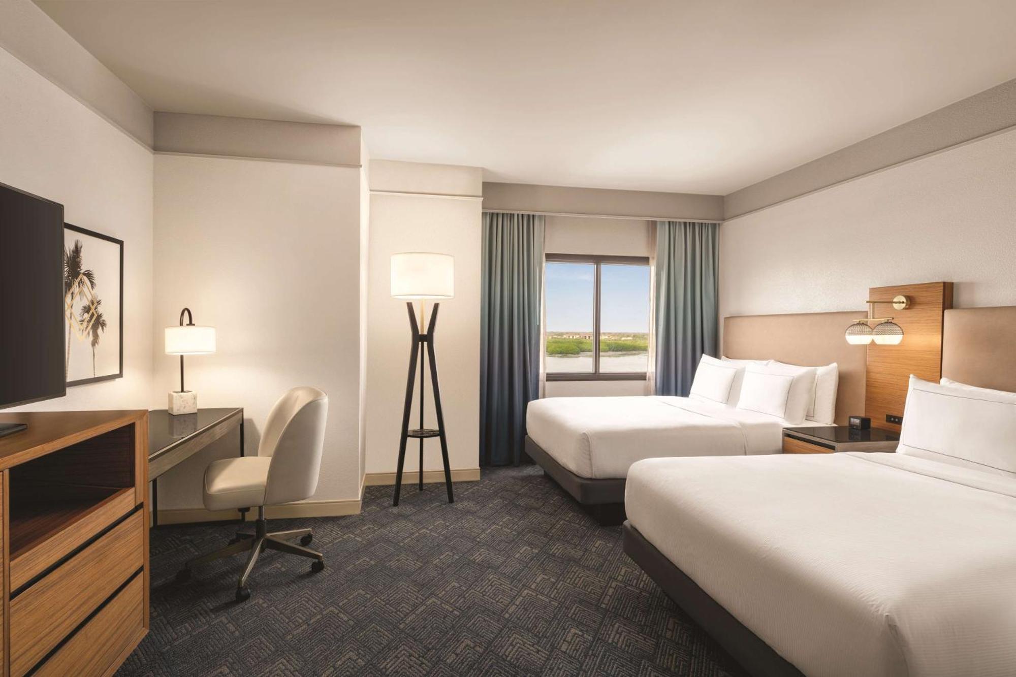 Doubletree By Hilton Tampa Rocky Point Waterfront Hotel Exterior foto