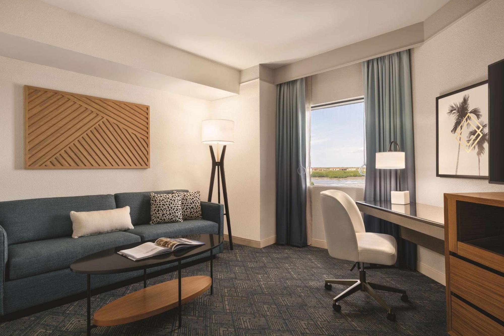 Doubletree By Hilton Tampa Rocky Point Waterfront Hotel Exterior foto