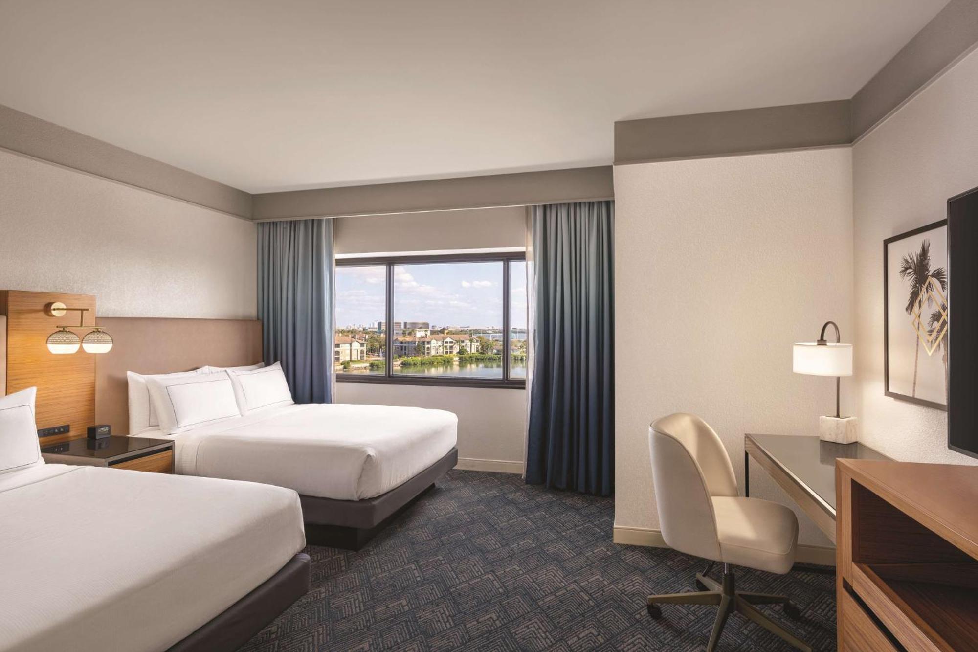 Doubletree By Hilton Tampa Rocky Point Waterfront Hotel Exterior foto