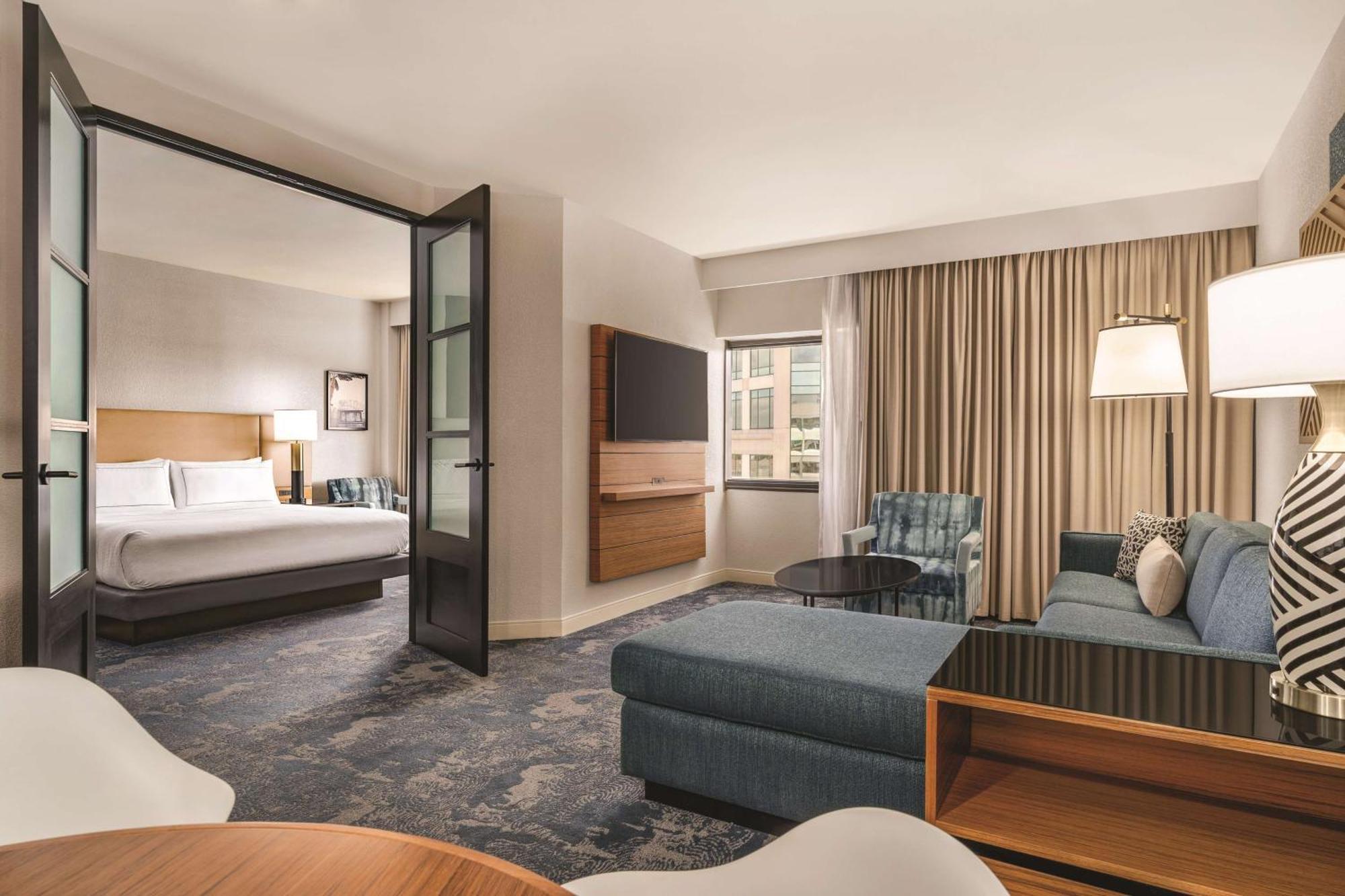 Doubletree By Hilton Tampa Rocky Point Waterfront Hotel Exterior foto