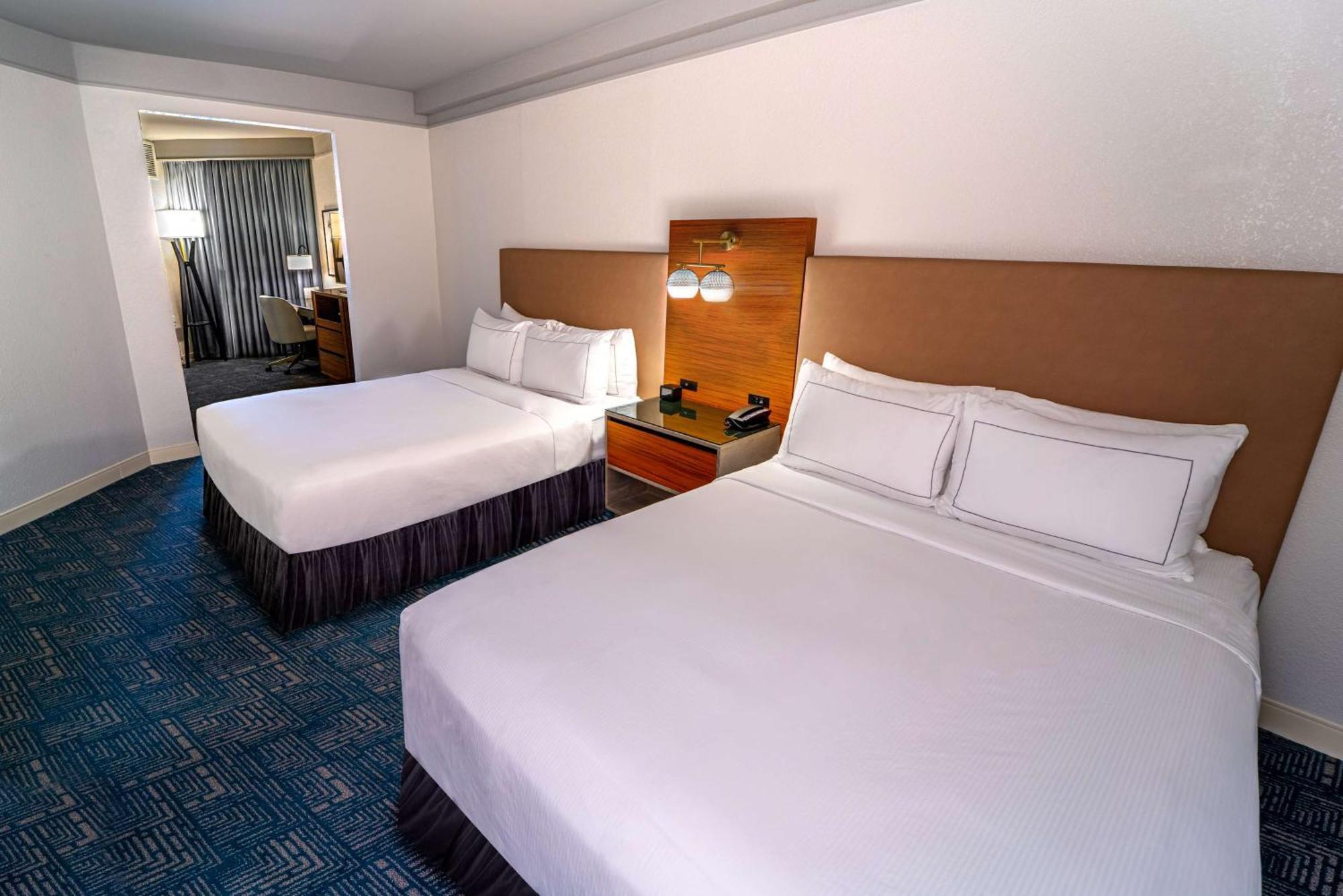Doubletree By Hilton Tampa Rocky Point Waterfront Hotel Exterior foto