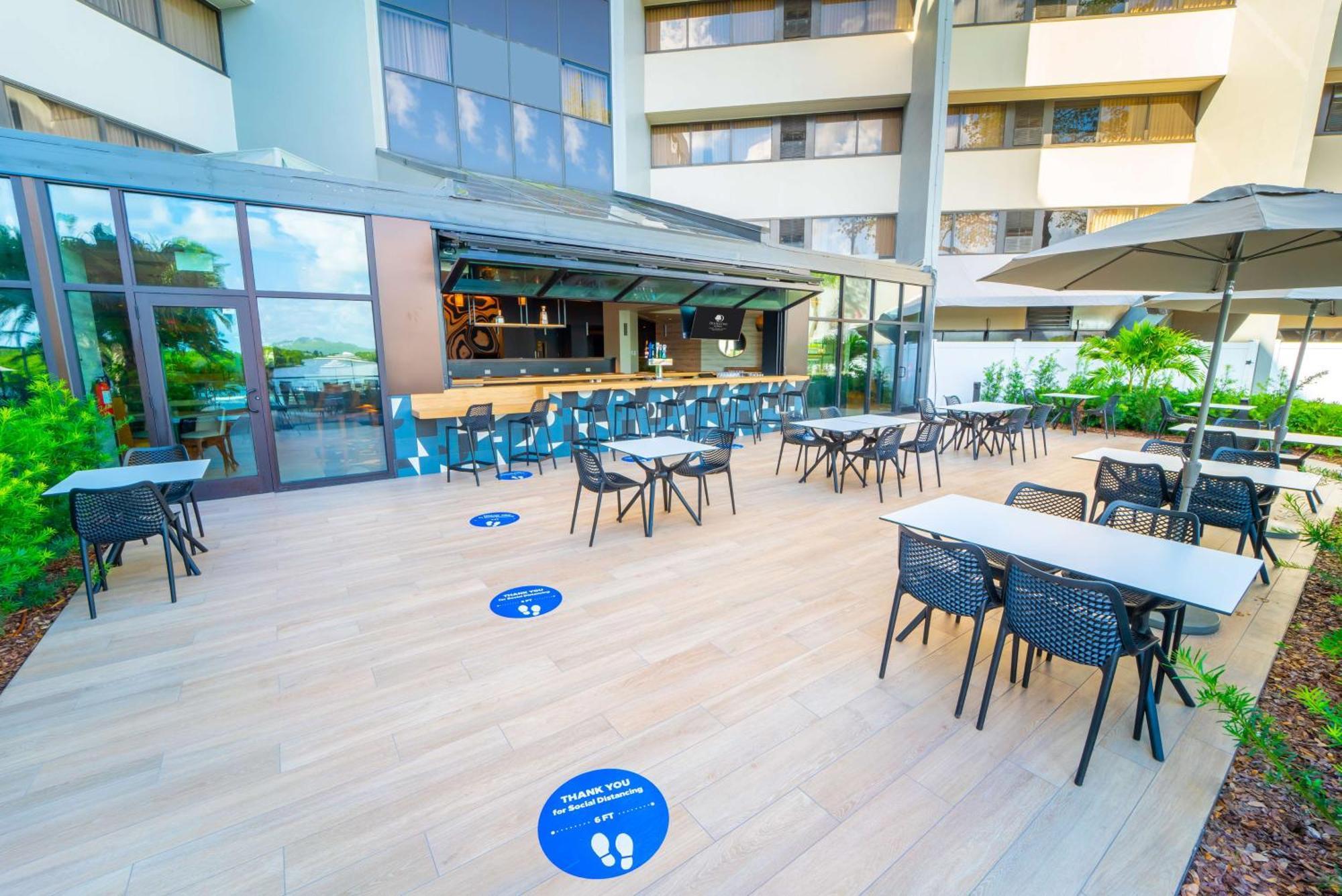 Doubletree By Hilton Tampa Rocky Point Waterfront Hotel Exterior foto