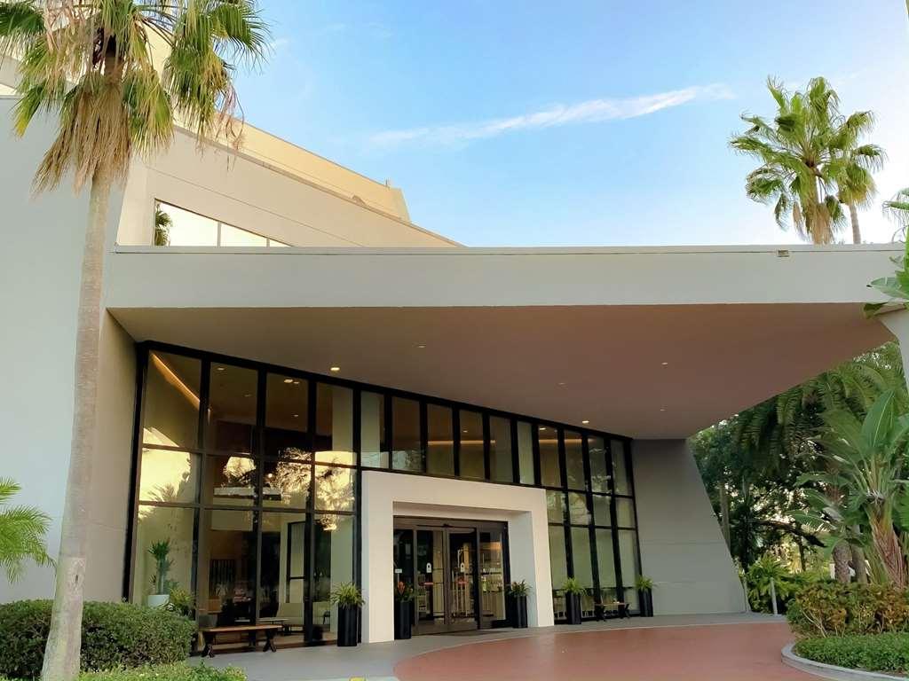 Doubletree By Hilton Tampa Rocky Point Waterfront Hotel Exterior foto